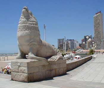 escultura-lobos-marinos
